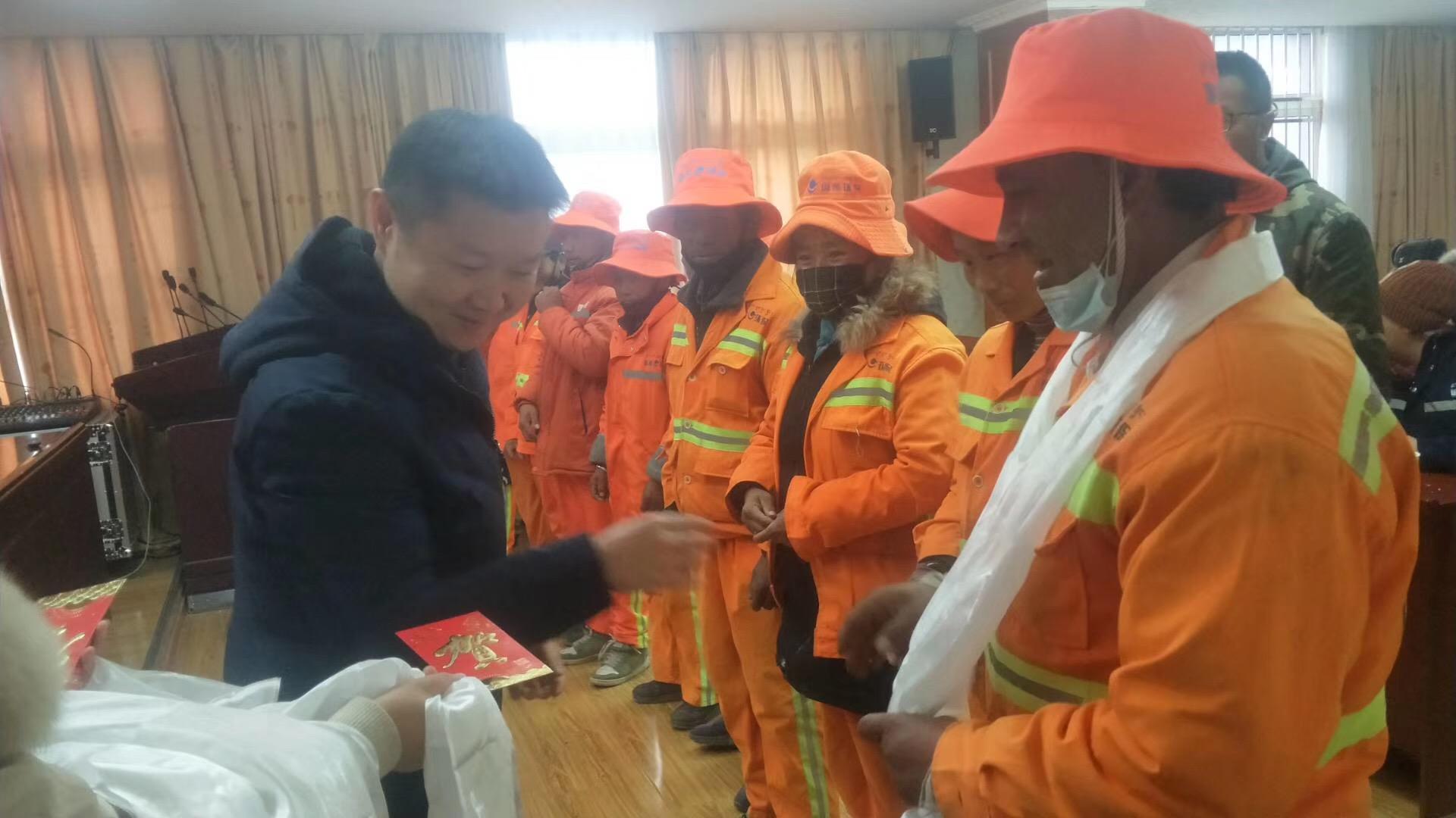 纷纷慰问环卫一线岗位